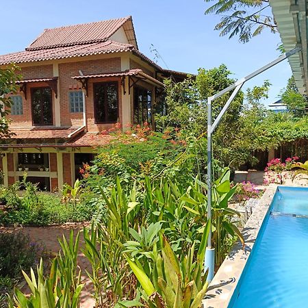Silk Island Homestay Phnom-Penh Buitenkant foto
