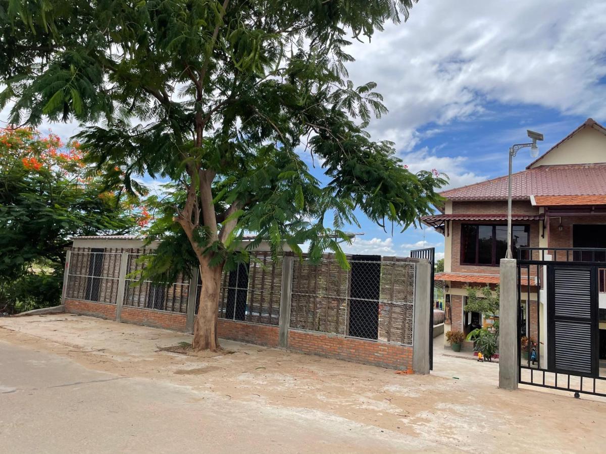 Silk Island Homestay Phnom-Penh Buitenkant foto