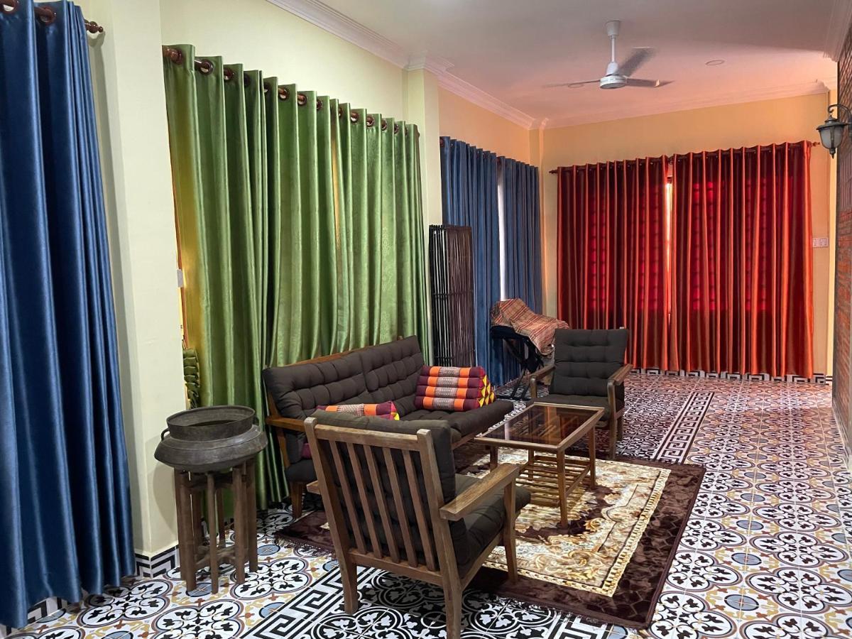 Silk Island Homestay Phnom-Penh Buitenkant foto