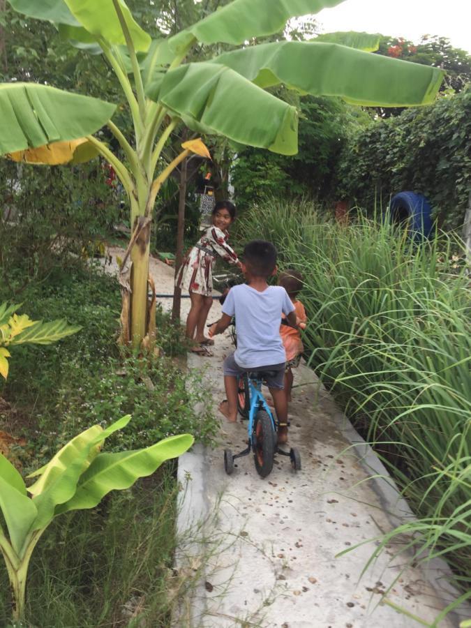 Silk Island Homestay Phnom-Penh Buitenkant foto