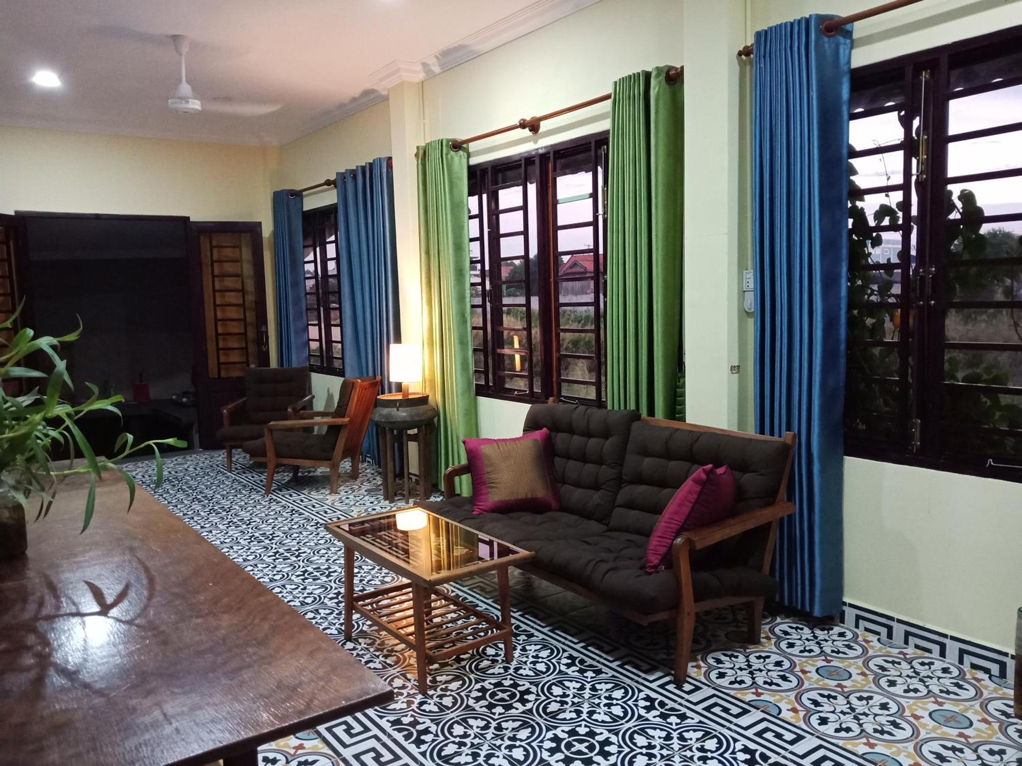 Silk Island Homestay Phnom-Penh Buitenkant foto