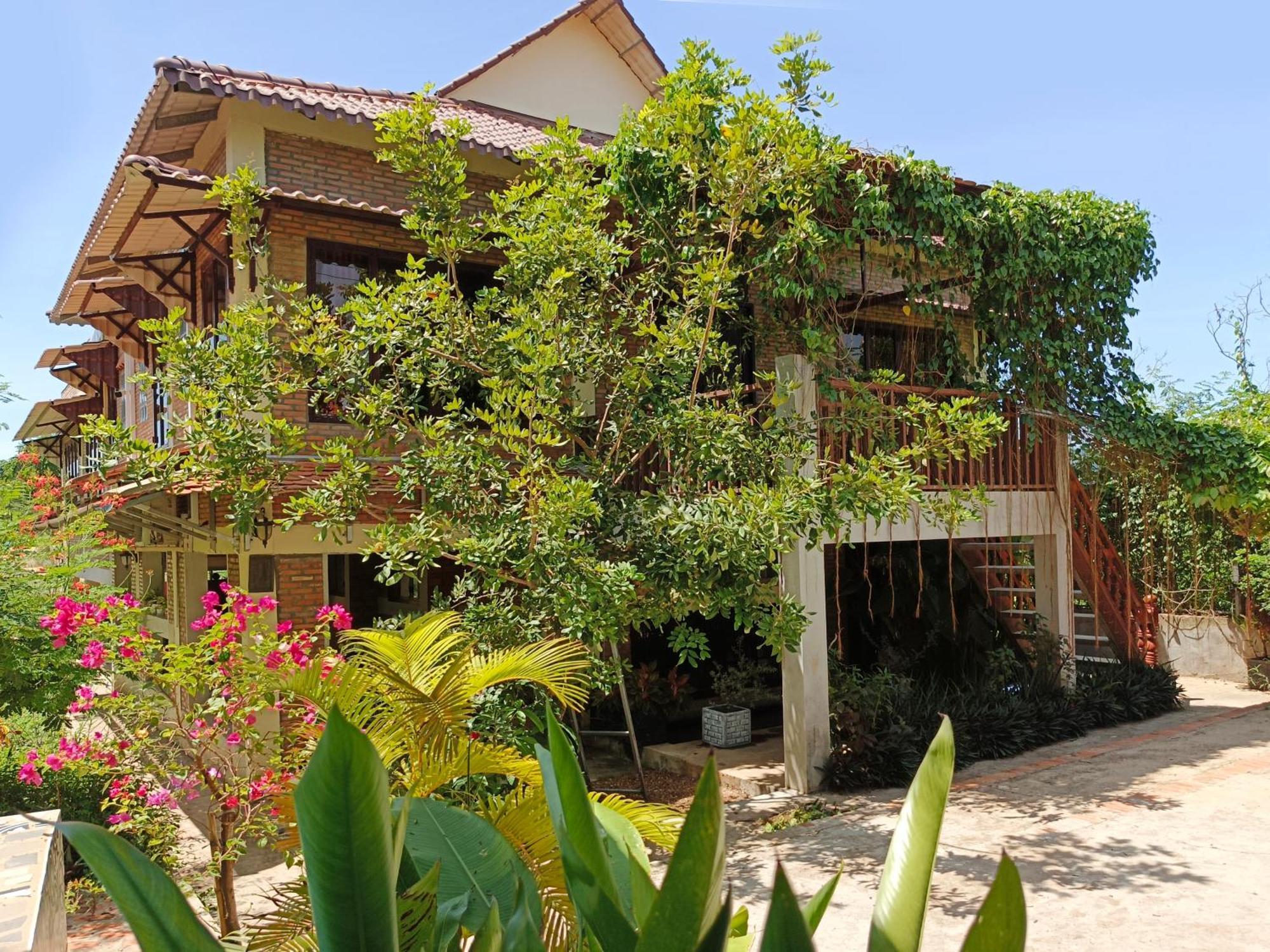 Silk Island Homestay Phnom-Penh Buitenkant foto