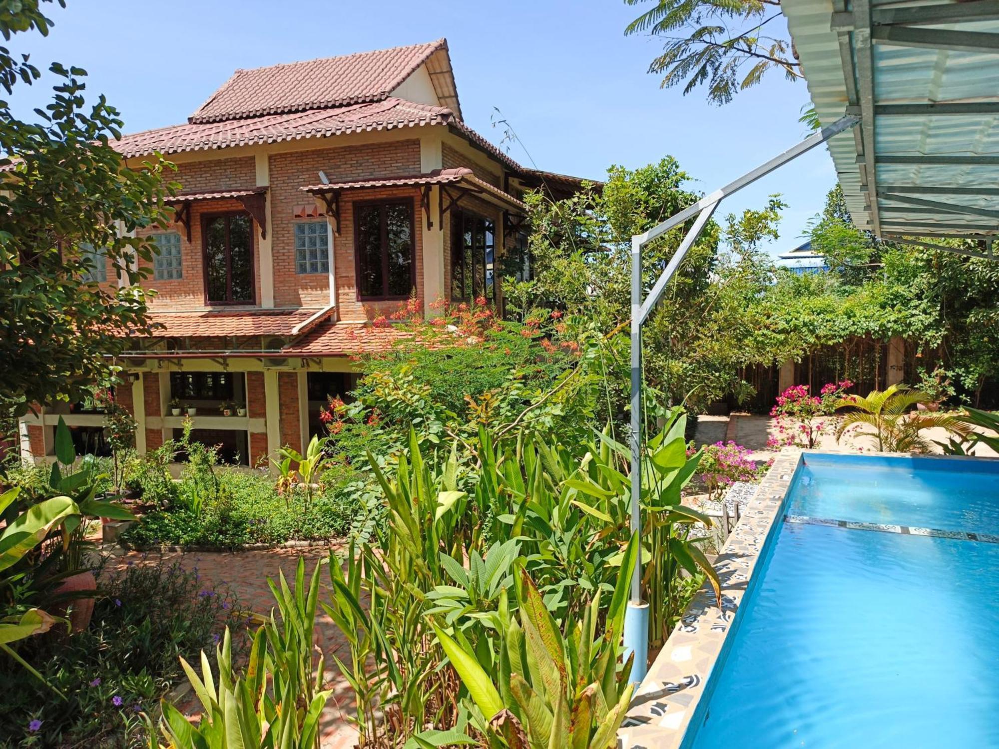 Silk Island Homestay Phnom-Penh Buitenkant foto